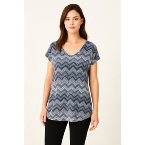 2/$30 24/7 by Maurices Chevron Zigzag Print Tee Medium Women Blue V‑Neck